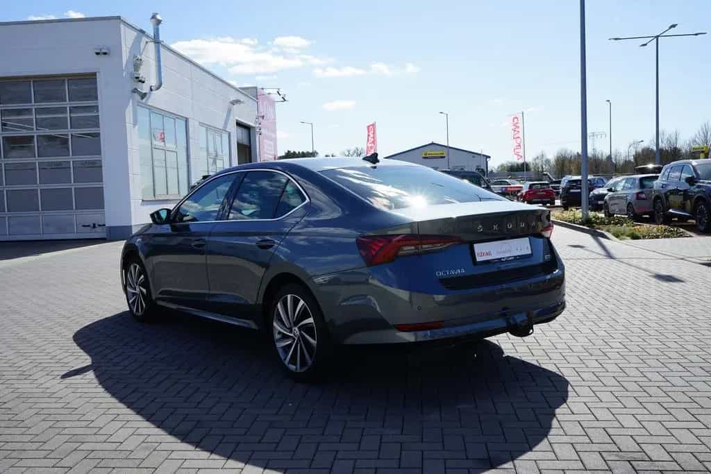 Skoda Octavia 1.5 e TSI AHK Kamera ACC Winterpaket 03/2021-photo-11