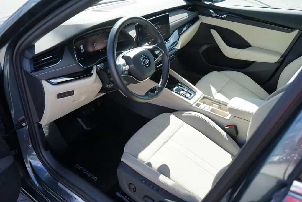 Skoda Octavia 1.5 e TSI AHK Kamera ACC Winterpaket 03/2021-photo-13