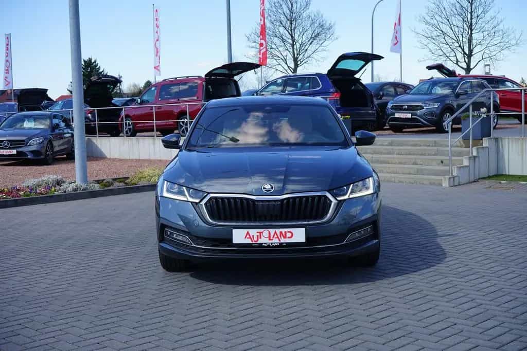 Skoda Octavia 1.5 e TSI AHK Kamera ACC Winterpaket 03/2021-photo-2