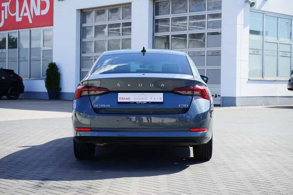 Skoda Octavia 1.5 e TSI AHK Kamera ACC Winterpaket 03/2021-photo-6