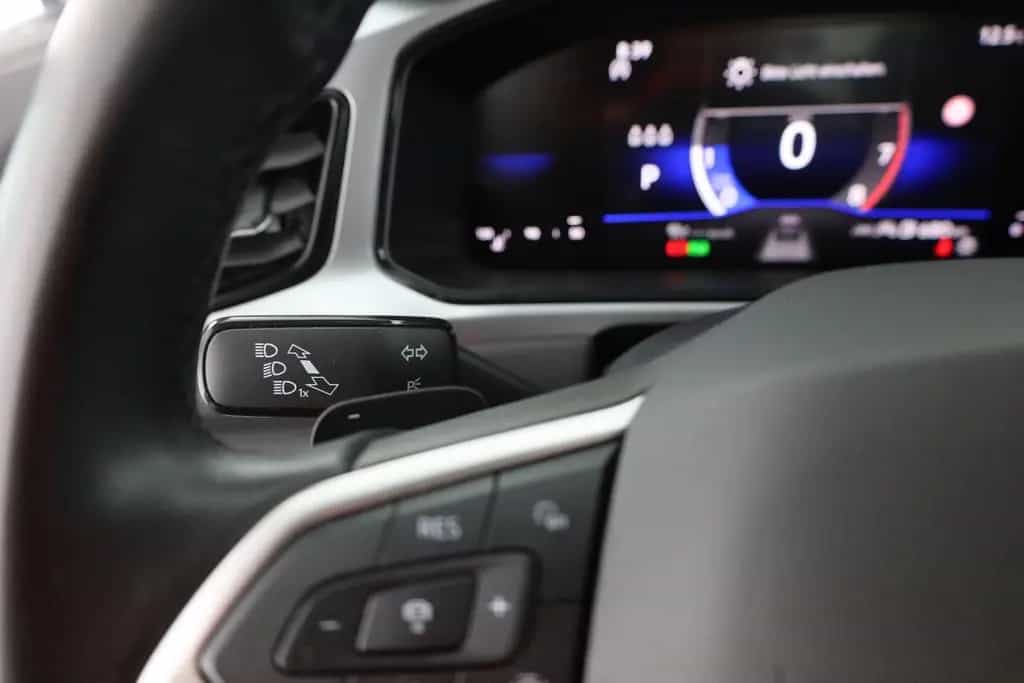 Volkswagen T-Roc 1.5 TSI DSG LED ACC Kamera Sitzheizung 07/2024-photo-18