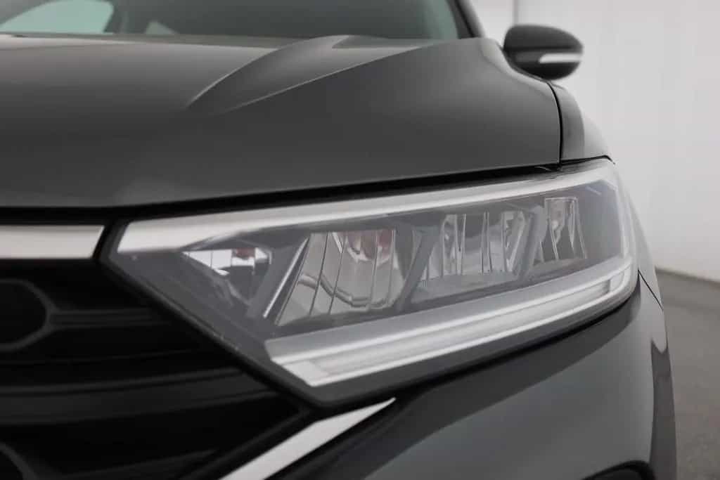 Volkswagen T-Roc 1.5 TSI DSG LED ACC Kamera Sitzheizung 07/2024-photo-28