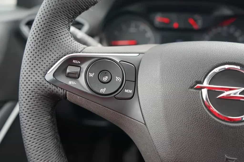 Opel Crossland 1.2 120 Jahre LED Sitzheizung PDC USB 09/2019-photo-20