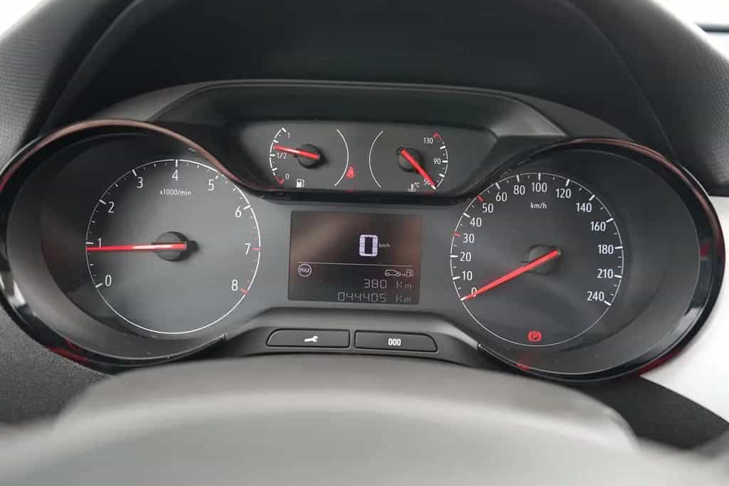 Opel Crossland 1.2 120 Jahre LED Sitzheizung PDC USB 09/2019-photo-22