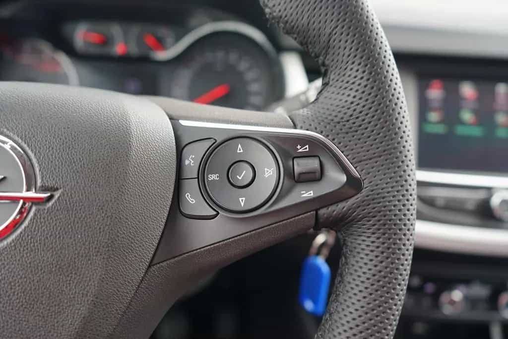 Opel Crossland 1.2 120 Jahre LED Sitzheizung PDC USB 09/2019-photo-23