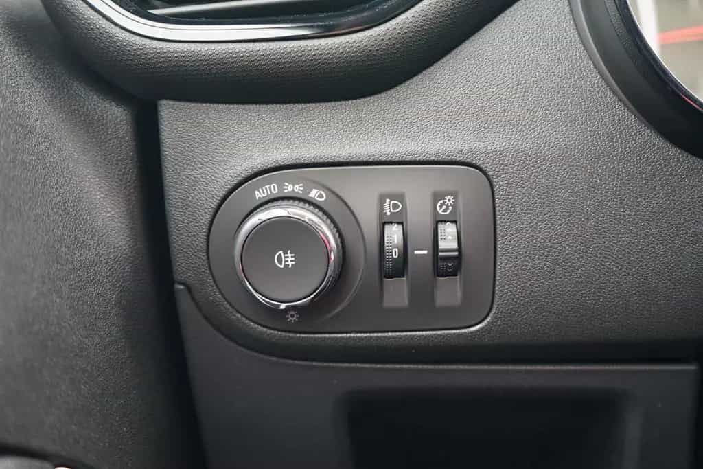 Opel Crossland 1.2 120 Jahre LED Sitzheizung PDC USB 09/2019-photo-26