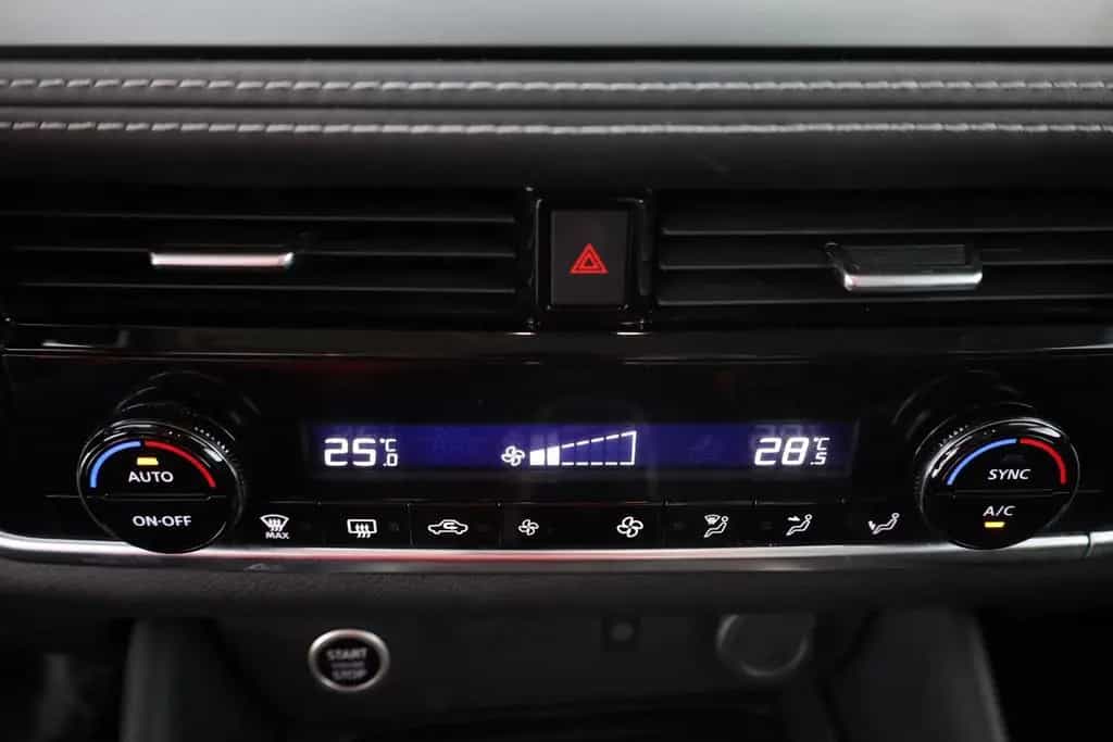 Nissan Qashqai N-Connecta 1.3 Dig-T MHEV Aut. LED ACC 02/2025-photo-11