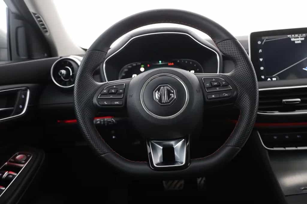 MG HS 1.5 T-GDI Luxury Aut. LED ACC Navi 360° Pano 02/2024-photo-14