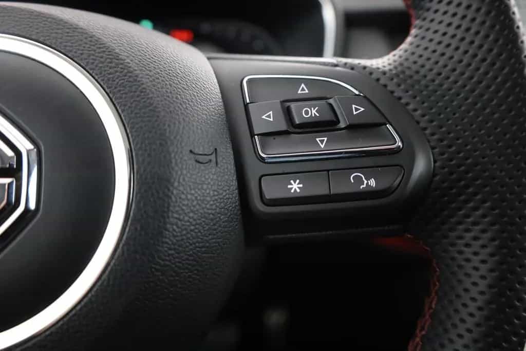 MG HS 1.5 T-GDI Luxury Aut. LED ACC Navi 360° Pano 02/2024-photo-16