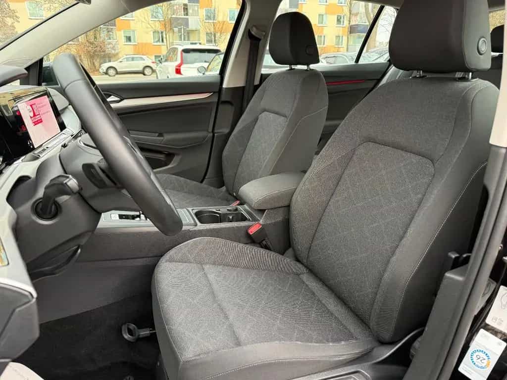 Volkswagen Golf VIII LIM. 1.5 TSI Life/DSG/ACC/NAVI/LED/ALU 08/2020-photo-8