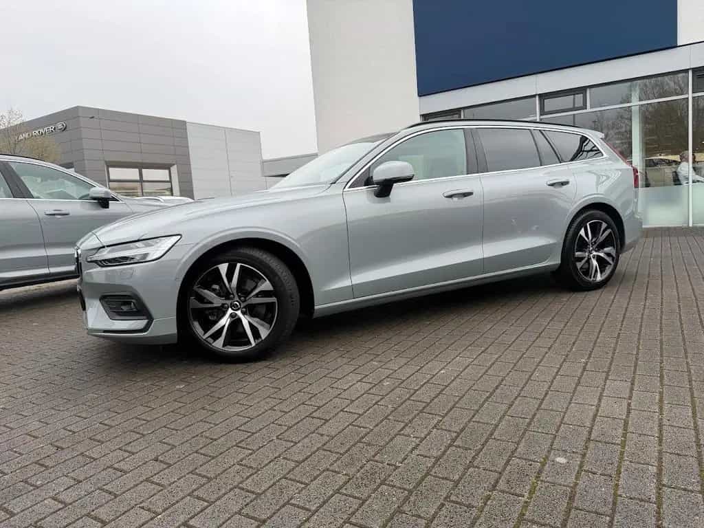 Volvo V60 B4 Kombi Core 12/2024-photo-1