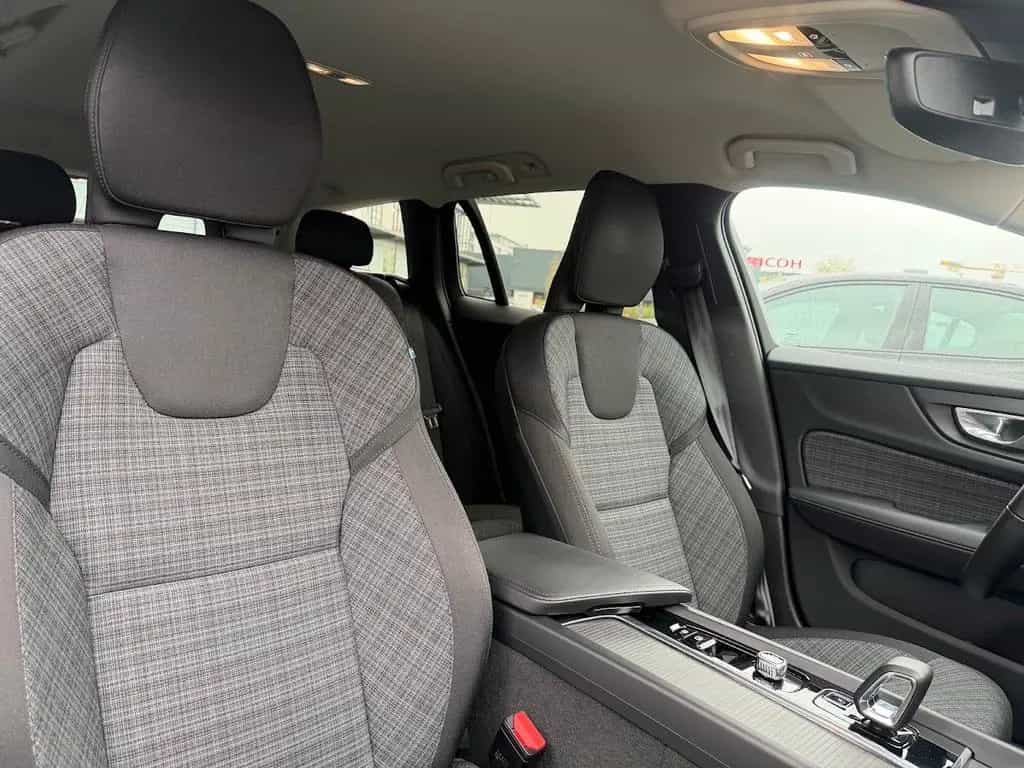 Volvo V60 B4 Kombi Core 12/2024-photo-11