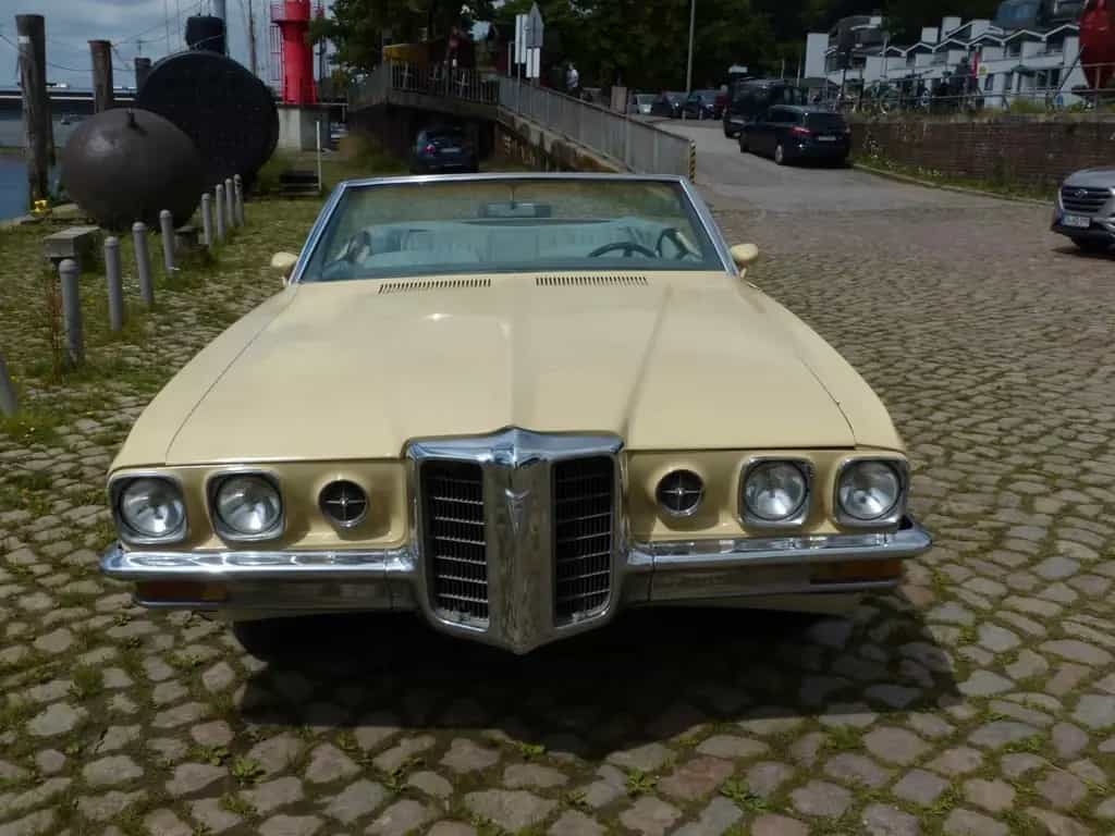 Pontiac Bonneville 06/1970-photo-0