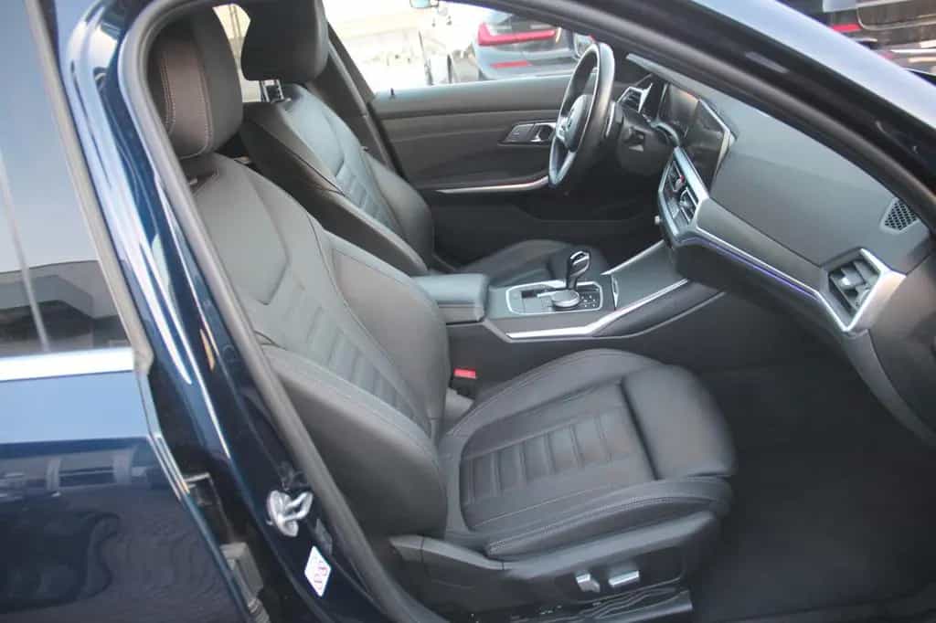 BMW 320 d xDrive Luxury Line, LED, RFK, Stndhz 12/2021-photo-11