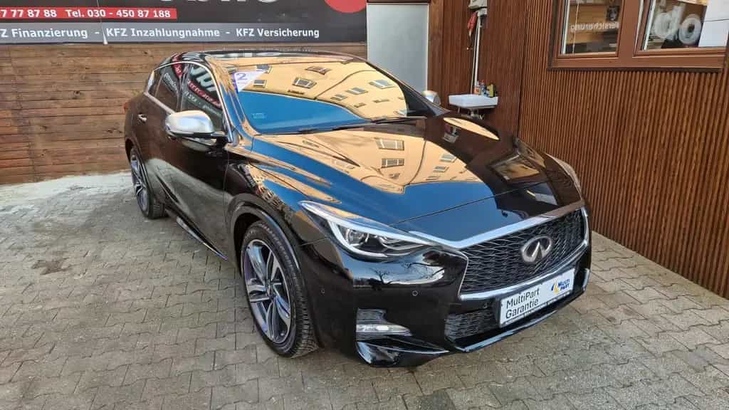 Infiniti Q30S 1.6t DCT FWD Sport, 360° Kamera, Navi 05/2017-photo-0
