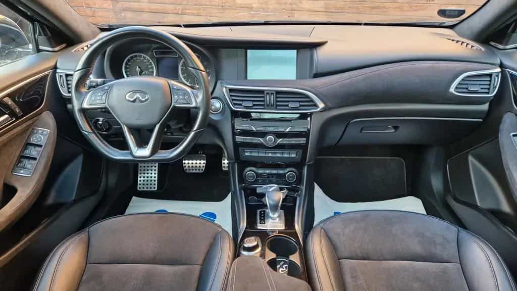 Infiniti Q30S 1.6t DCT FWD Sport, 360° Kamera, Navi 05/2017-photo-12