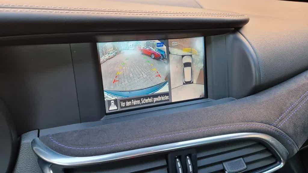 Infiniti Q30S 1.6t DCT FWD Sport, 360° Kamera, Navi 05/2017-photo-23