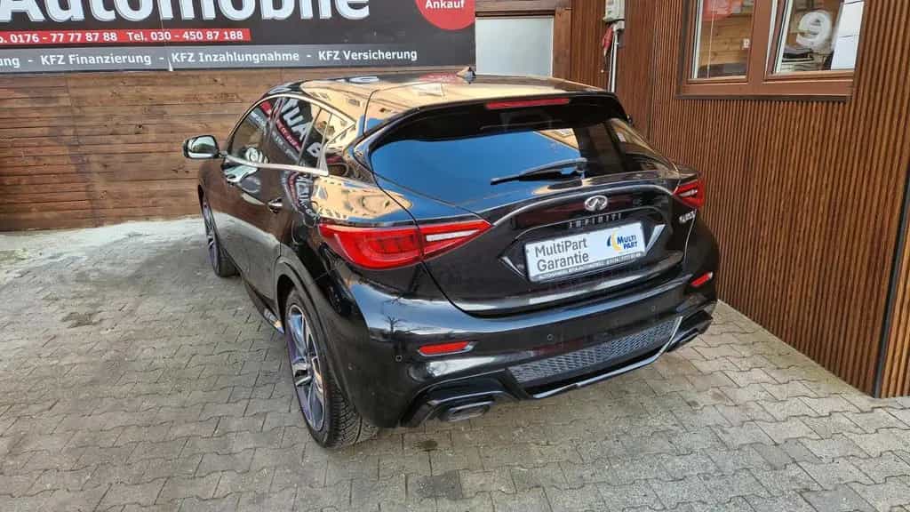 Infiniti Q30S 1.6t DCT FWD Sport, 360° Kamera, Navi 05/2017-photo-5