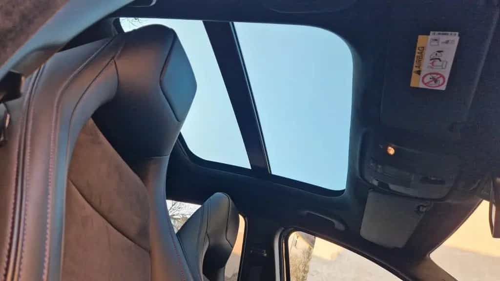 Infiniti Q30S 1.6t DCT FWD Sport, 360° Kamera, Navi 05/2017-photo-8