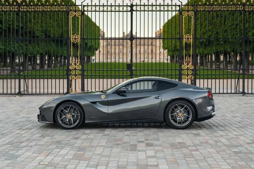 Ferrari F12 Berlinetta 2017 - only 10,600 km! great spec 03/2017-photo-1