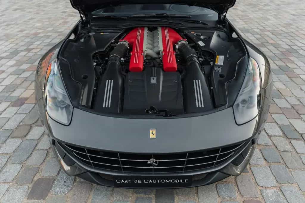 Ferrari F12 Berlinetta 2017 - only 10,600 km! great spec 03/2017-photo-25