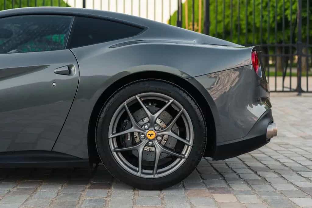 Ferrari F12 Berlinetta 2017 - only 10,600 km! great spec 03/2017-photo-29