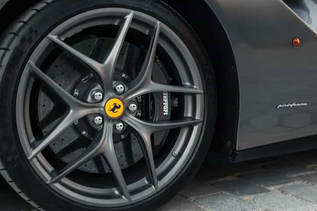 Ferrari F12 Berlinetta 2017 - only 10,600 km! great spec 03/2017-photo-30