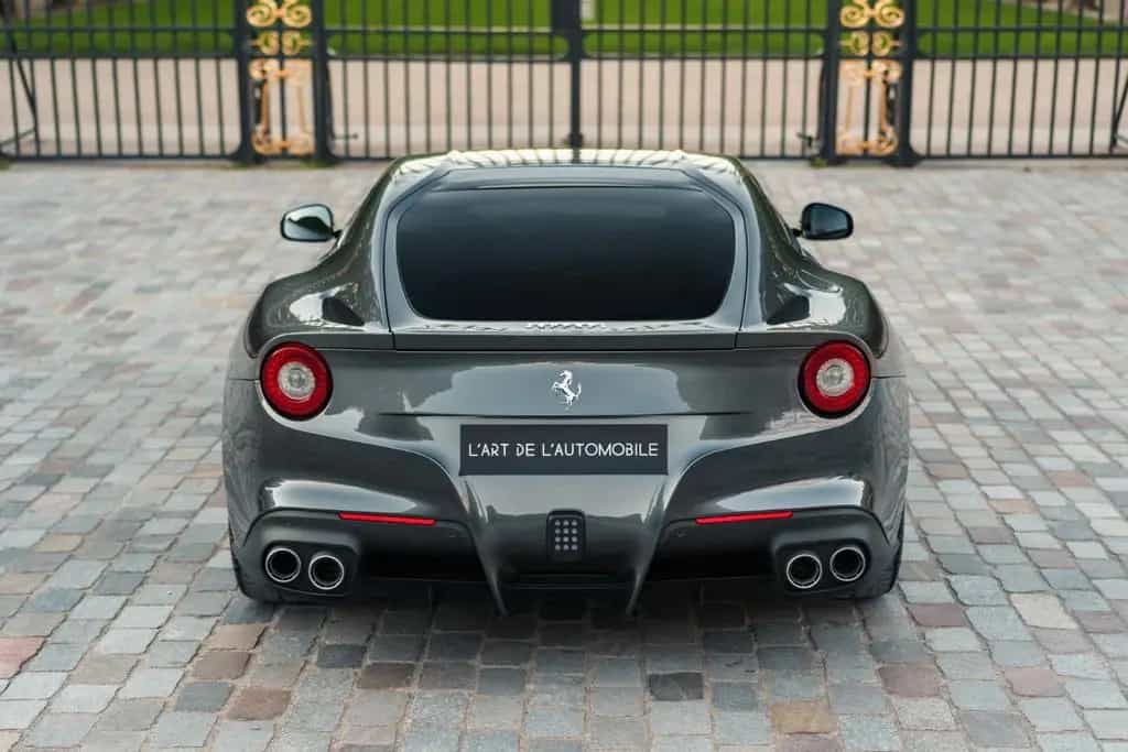 Ferrari F12 Berlinetta 2017 - only 10,600 km! great spec 03/2017-photo-4