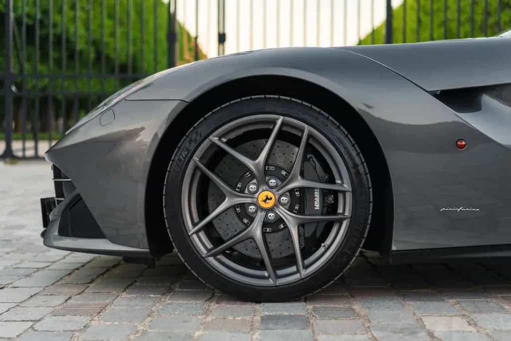 Ferrari F12 Berlinetta 2017 - only 10,600 km! great spec 03/2017-photo-5