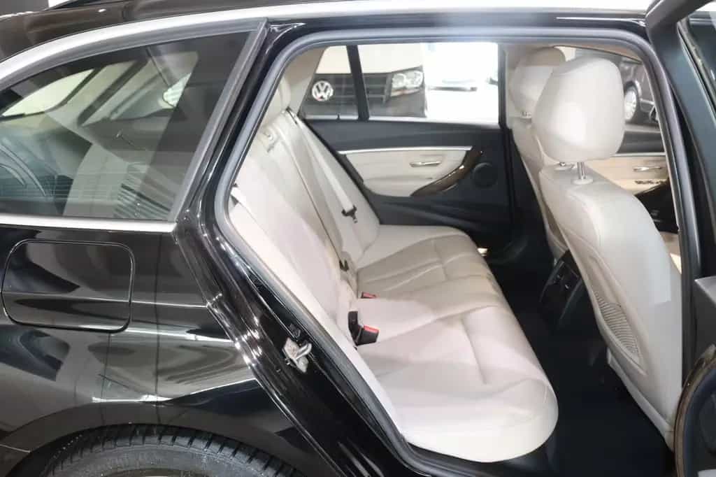 BMW 3 Series i Luxury Line Purity *Automatik*Erst 60tkm* 01/2019-photo-17