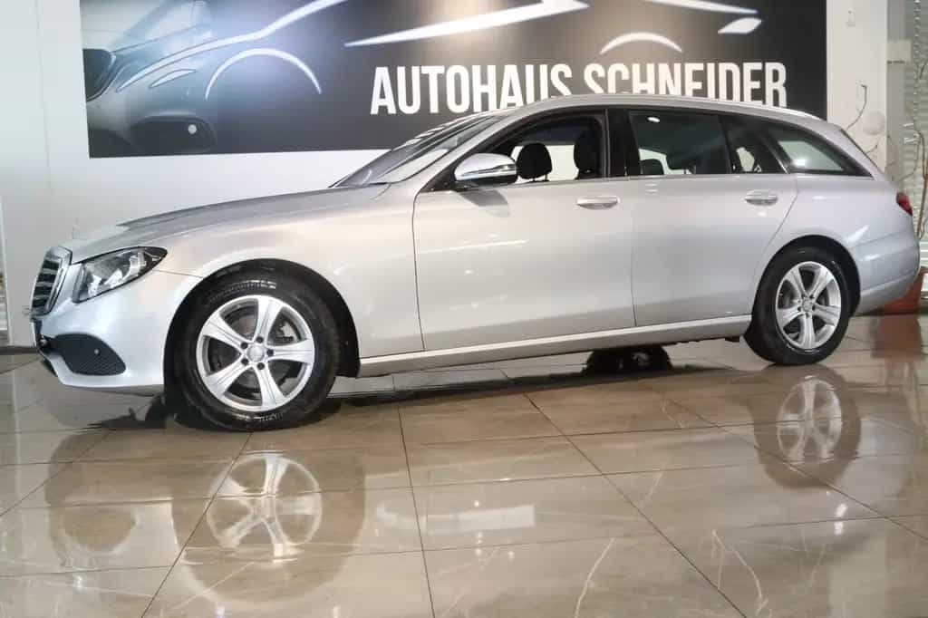 Mercedes-Benz E 220 d T-Modell *Automatik*Comand 11/2017-photo-0