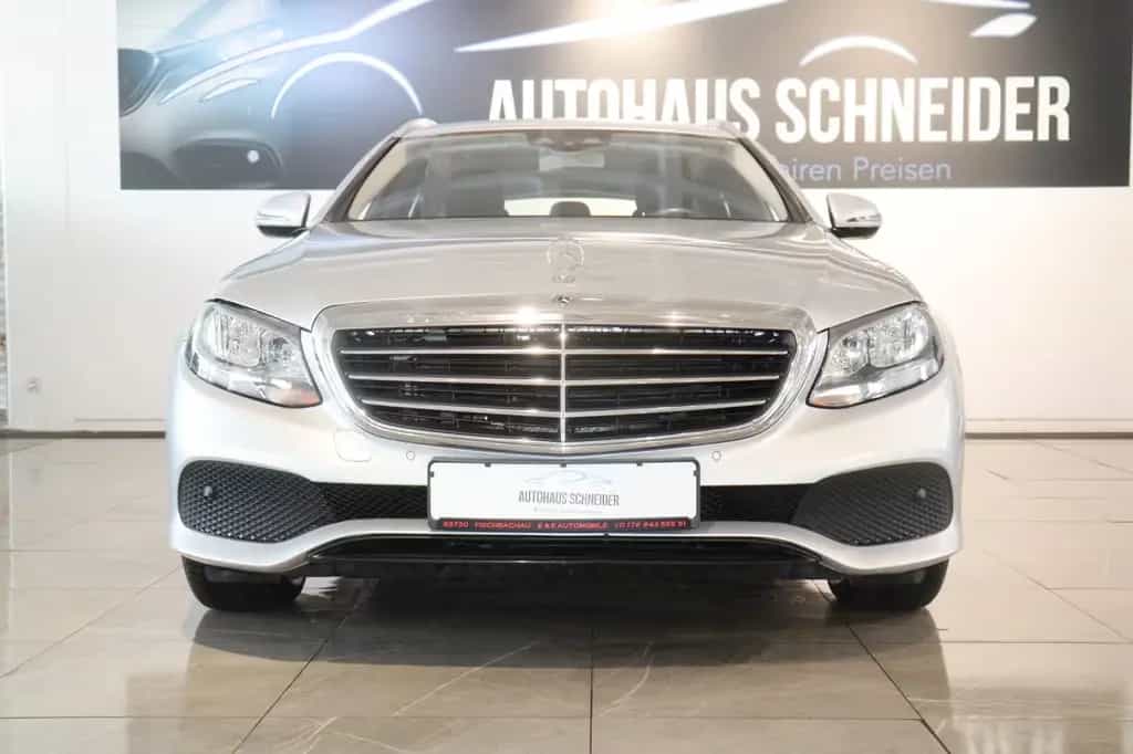 Mercedes-Benz E 220 d T-Modell *Automatik*Comand 11/2017-photo-1
