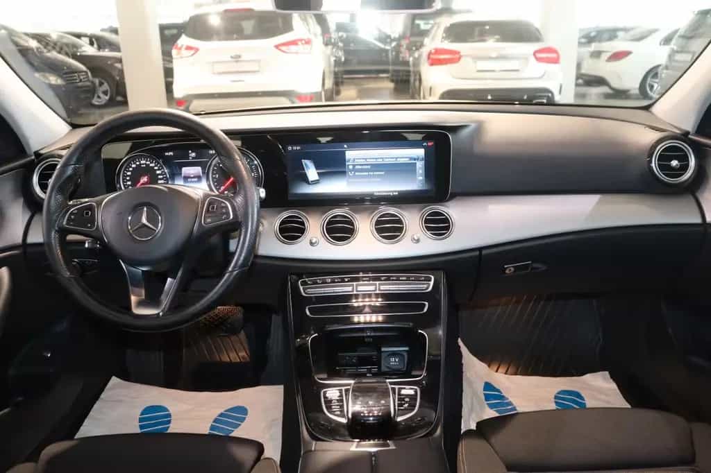 Mercedes-Benz E 220 d T-Modell *Automatik*Comand 11/2017-photo-13