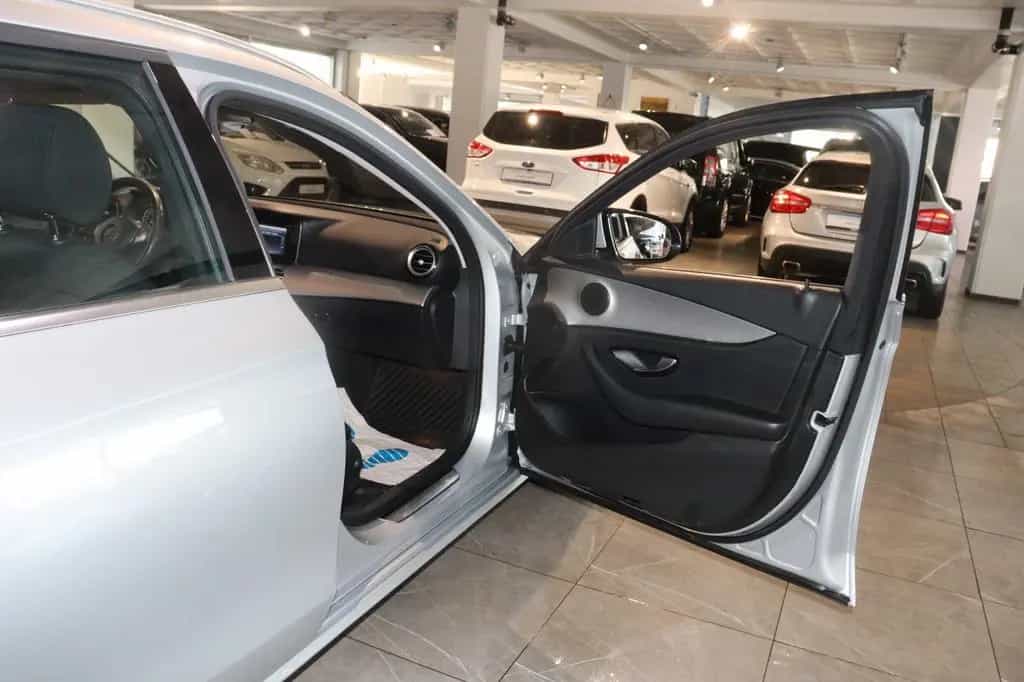 Mercedes-Benz E 220 d T-Modell *Automatik*Comand 11/2017-photo-16
