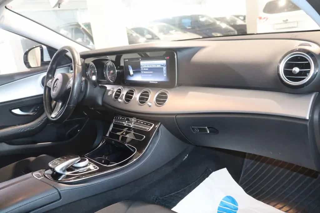 Mercedes-Benz E 220 d T-Modell *Automatik*Comand 11/2017-photo-18
