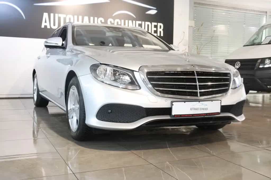 Mercedes-Benz E 220 d T-Modell *Automatik*Comand 11/2017-photo-2
