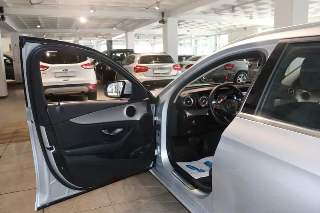Mercedes-Benz E 220 d T-Modell *Automatik*Comand 11/2017-photo-8