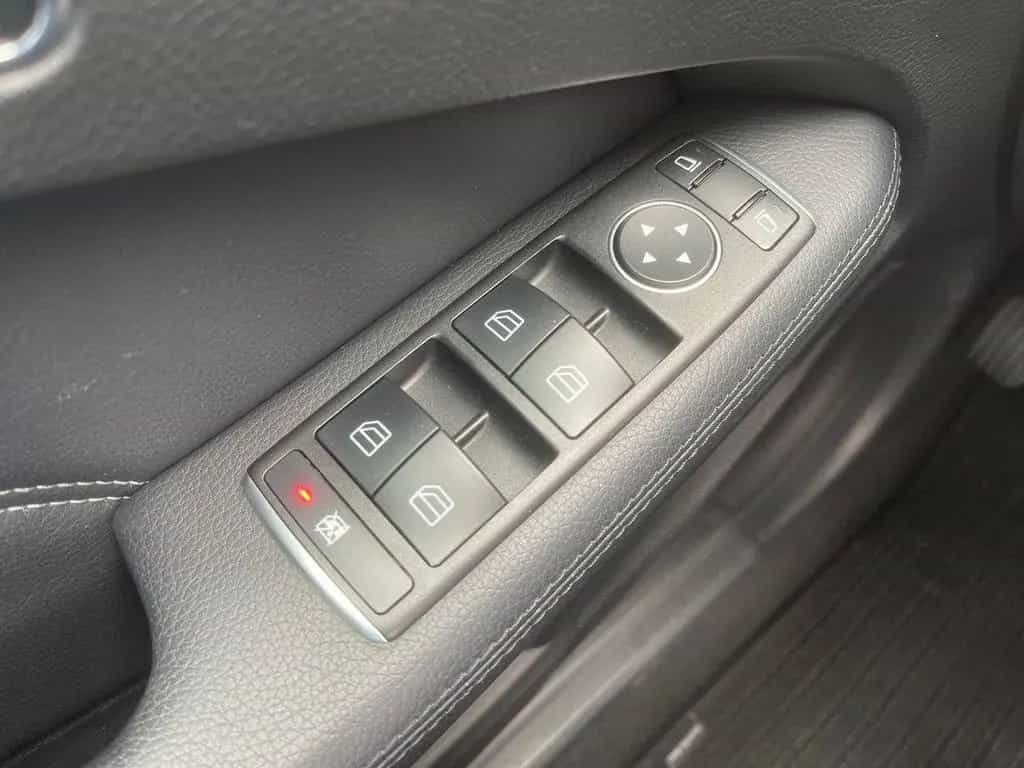 Mercedes-Benz E-Class 400 CGI 7G-Tronic Avantgarde LED PANO NAVI RFK 06/2015-photo-19