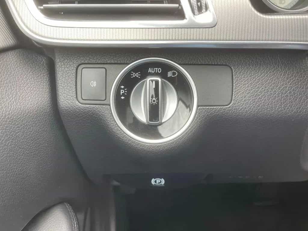 Mercedes-Benz E-Class 400 CGI 7G-Tronic Avantgarde LED PANO NAVI RFK 06/2015-photo-20