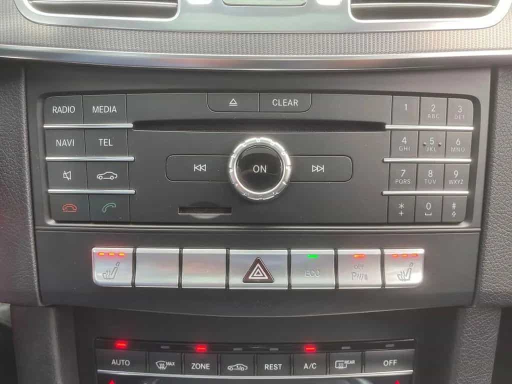 Mercedes-Benz E-Class 400 CGI 7G-Tronic Avantgarde LED PANO NAVI RFK 06/2015-photo-33