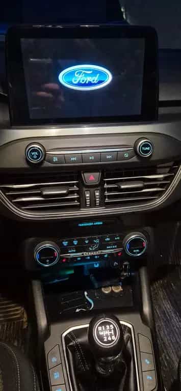 Ford Focus 2,0 EcoBlue 110kW Active Turnier Active 07/2020-photo-3