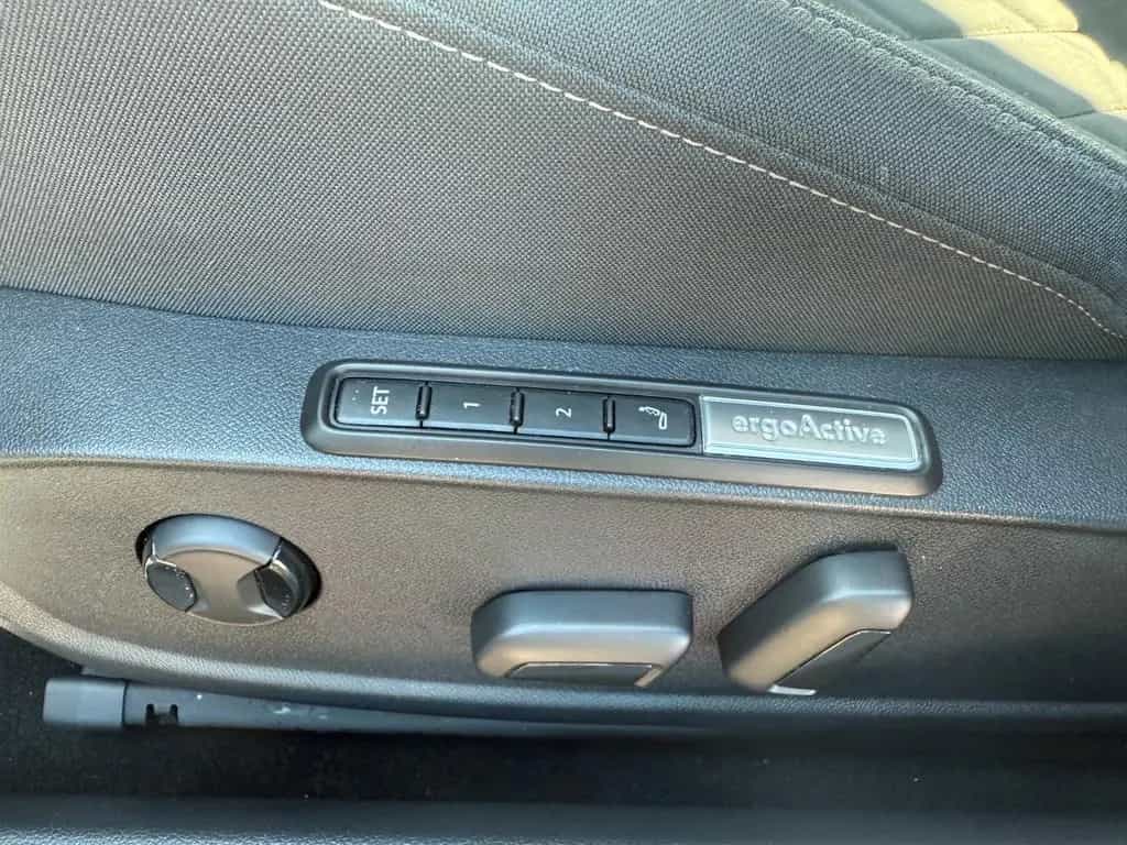 Volkswagen Golf VIII eHybrid Style 1.4 *NAVI*CAM*KEYLESSGO* 05/2021-photo-16
