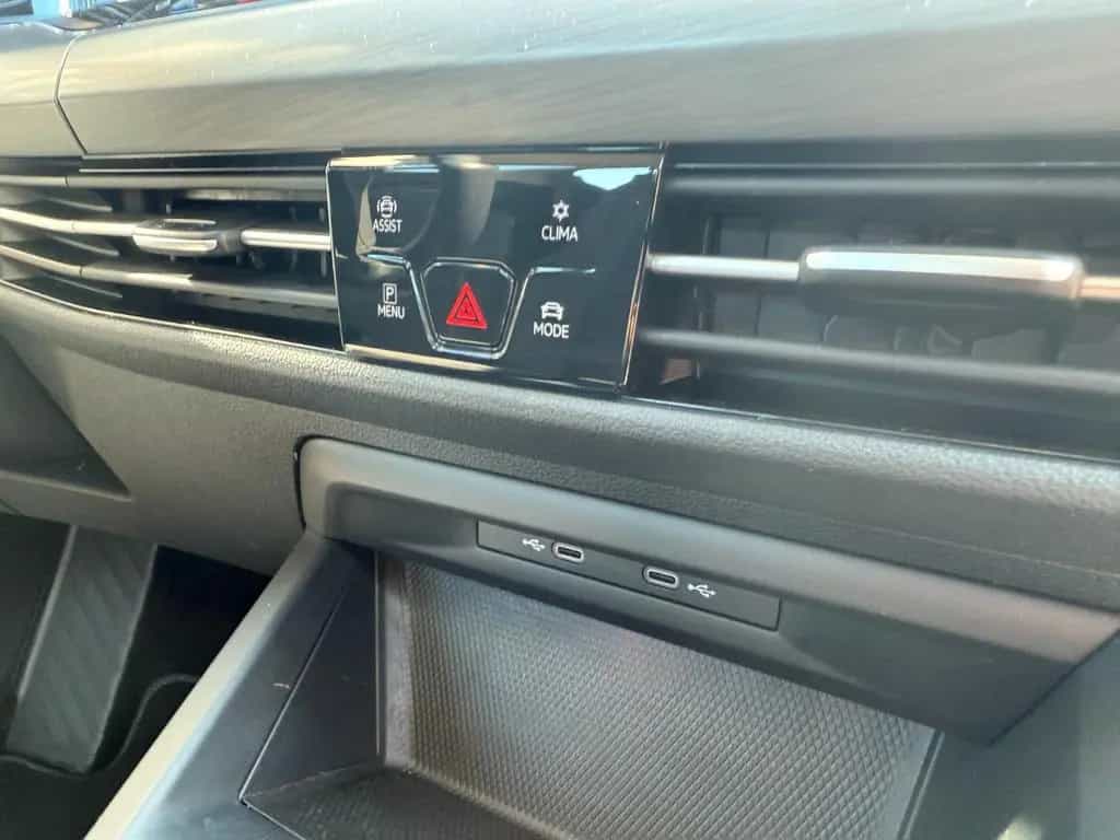 Volkswagen Golf VIII eHybrid Style 1.4 *NAVI*CAM*KEYLESSGO* 05/2021-photo-24