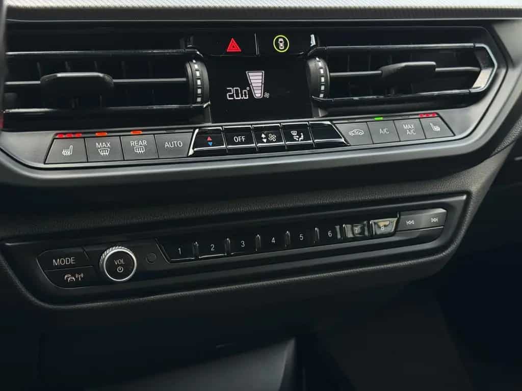 BMW 118 i Steptronic Lim. M Sport Leder|LED|PDC|Live 10/2022-photo-12