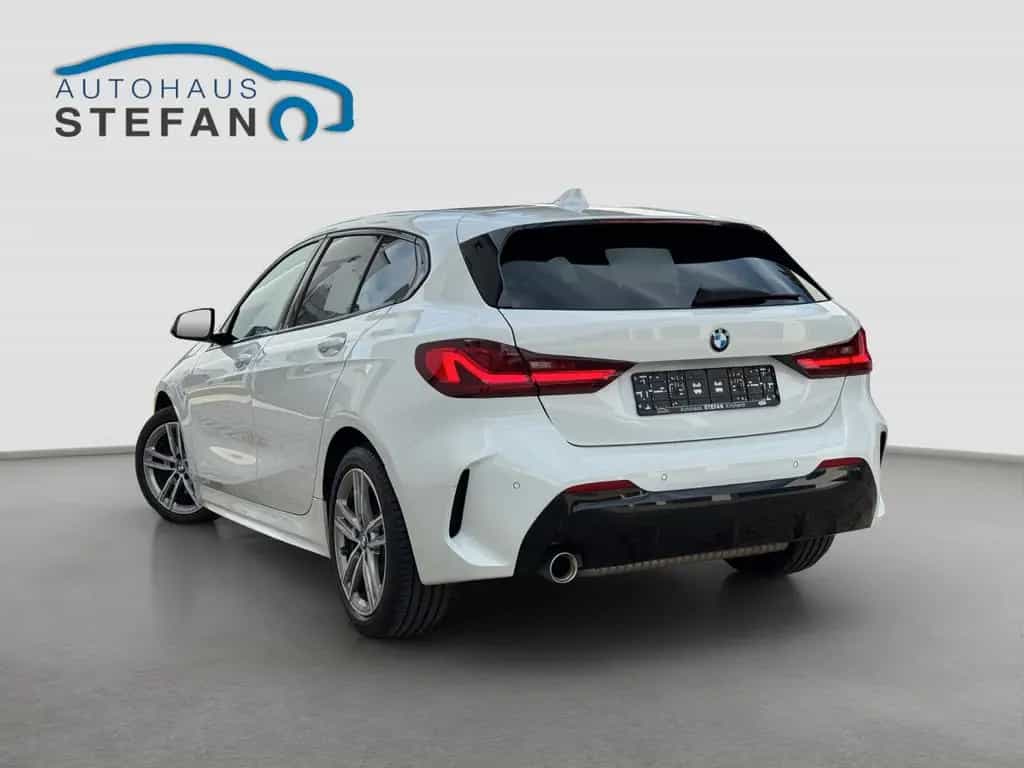 BMW 118 i Steptronic Lim. M Sport Leder|LED|PDC|Live 10/2022-photo-3