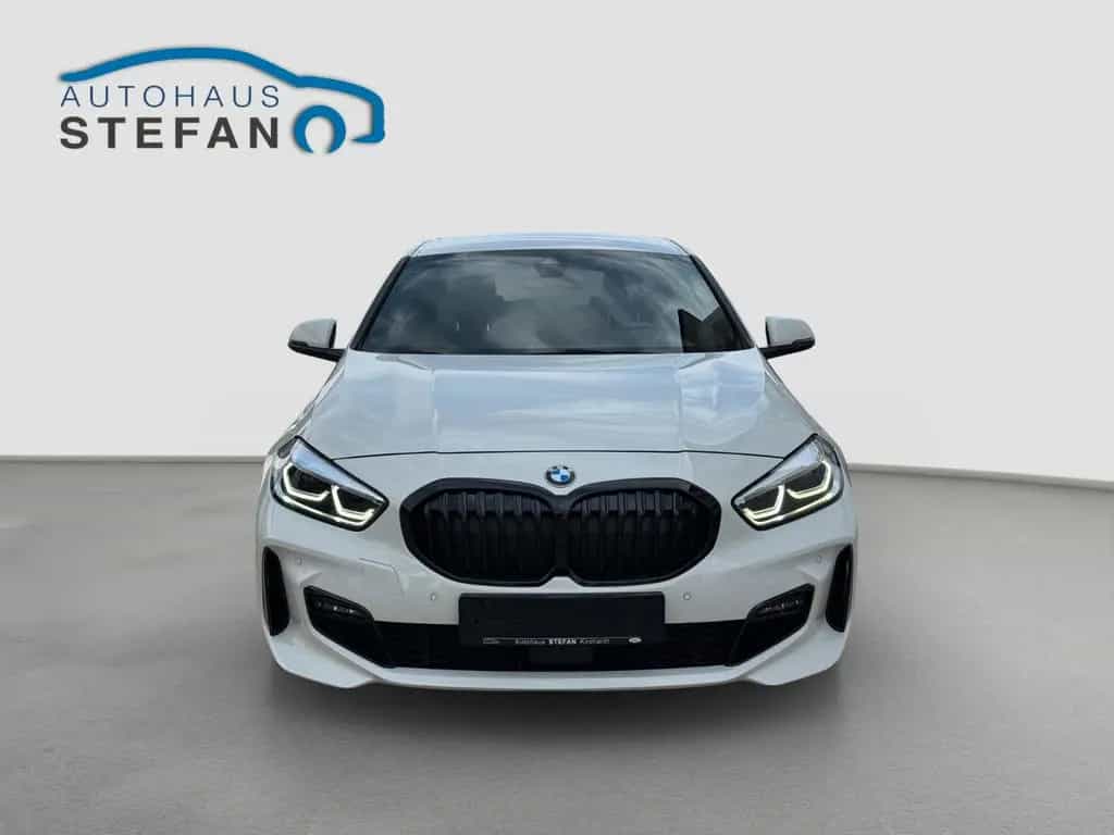 BMW 118 i Steptronic Lim. M Sport Leder|LED|PDC|Live 10/2022-photo-4