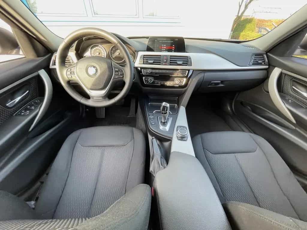 BMW 3 Series 320i Touring Autom. Advantage LED Navi 04/2019-photo-17