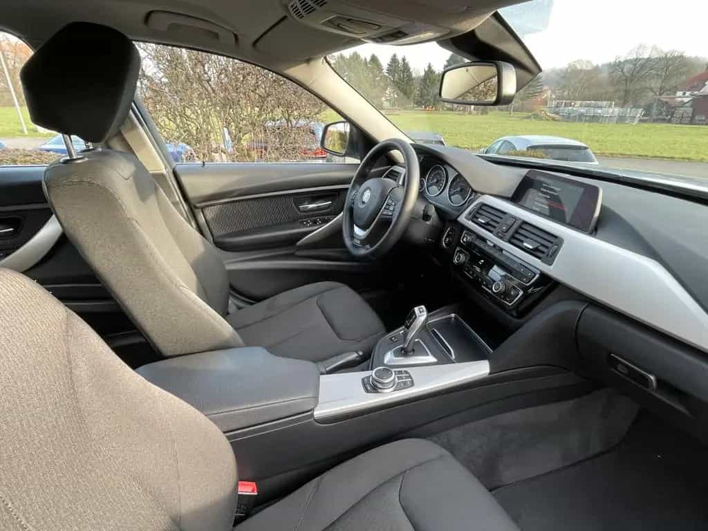 BMW 3 Series 320i Touring Autom. Advantage LED Navi 04/2019-photo-18