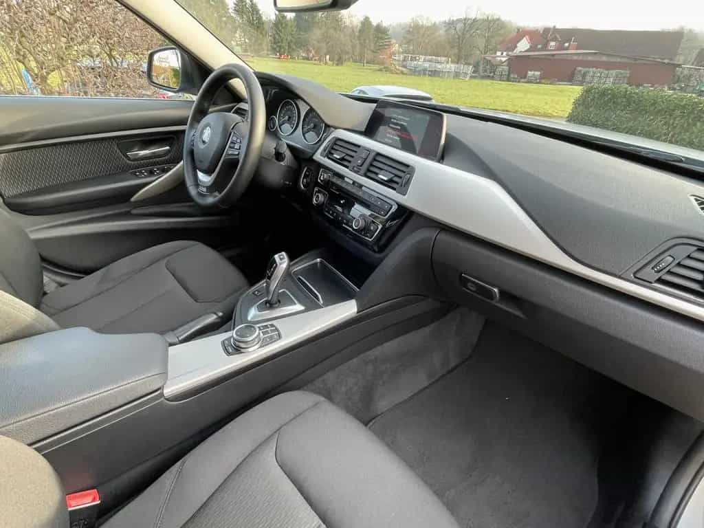 BMW 3 Series 320i Touring Autom. Advantage LED Navi 04/2019-photo-19