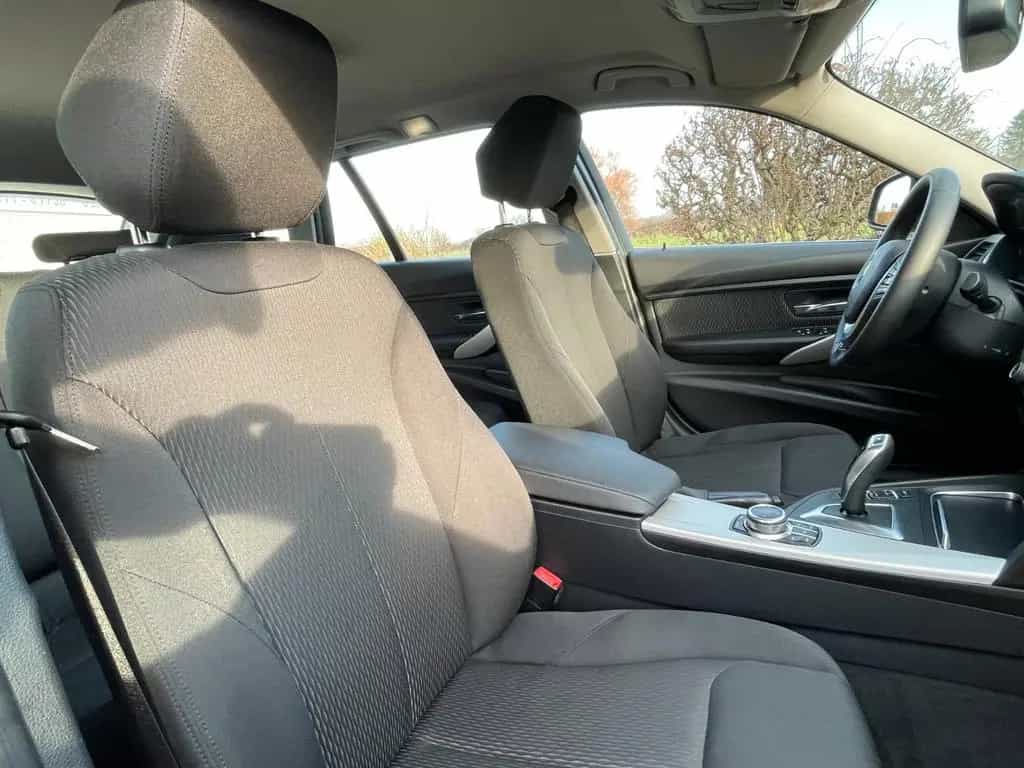 BMW 3 Series 320i Touring Autom. Advantage LED Navi 04/2019-photo-21